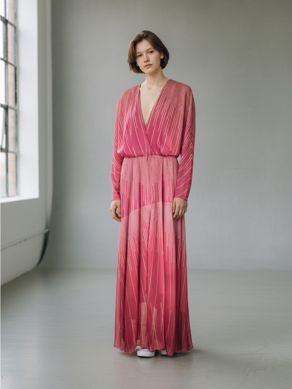 BCBGMaxAzria Pink Pleated V-Neck Long Sleeve Maxi Dress